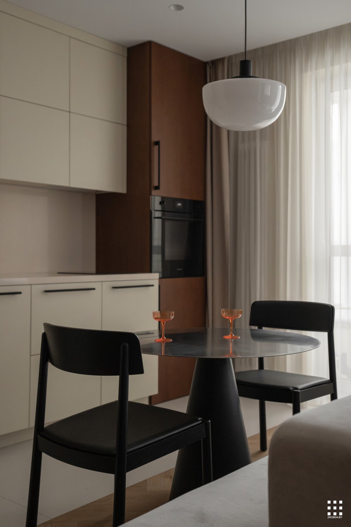 Дизайн квартиры LEV APARTMENT от «ZROBIM architects»