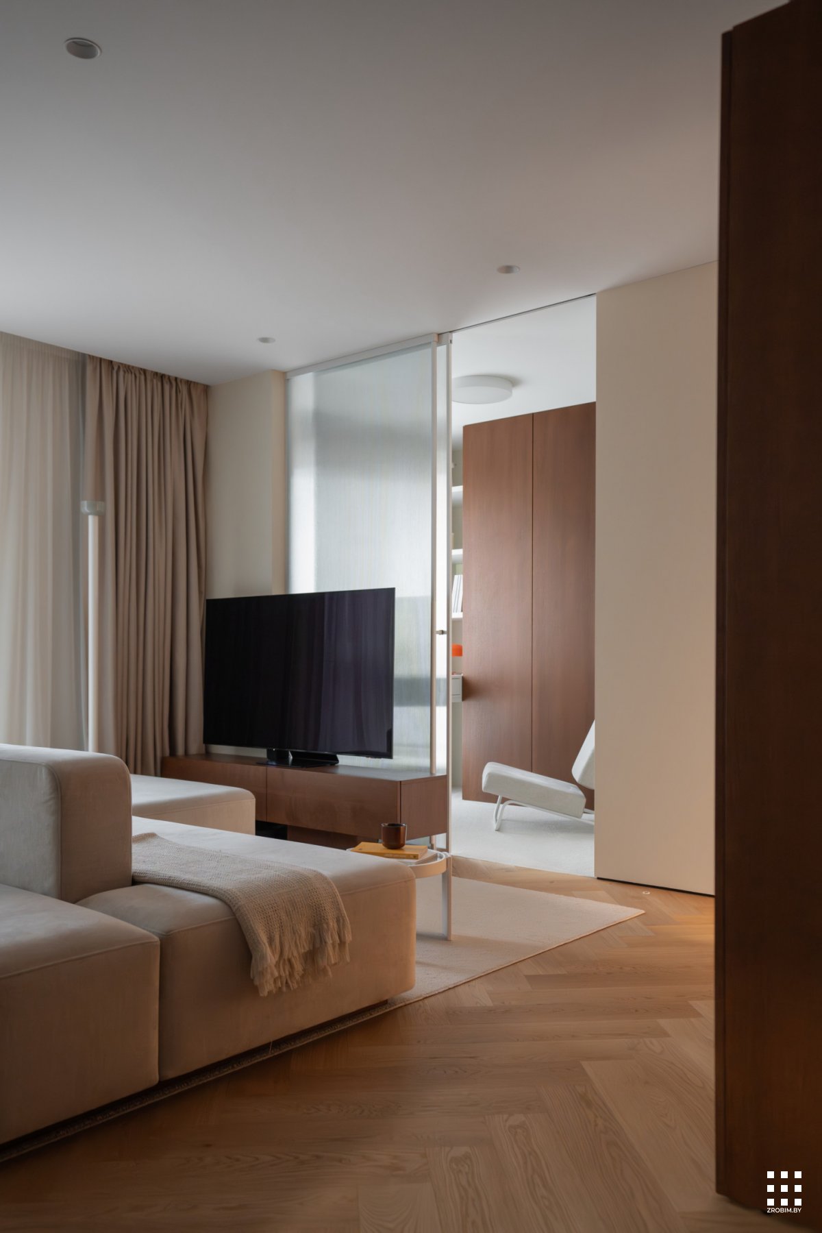 Дизайн квартиры LEV APARTMENT от «ZROBIM architects»